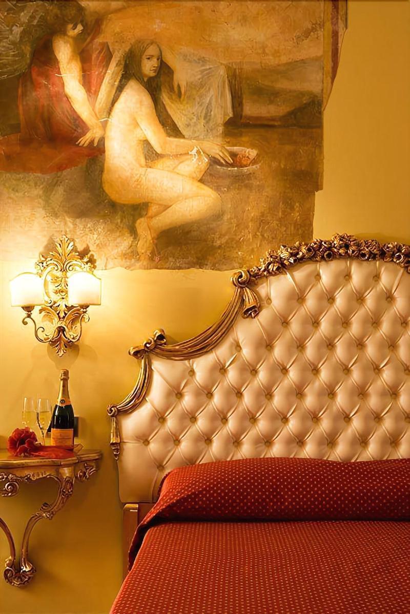 Отель Relais Madonna Di Campagna Бастия-Умбра Экстерьер фото