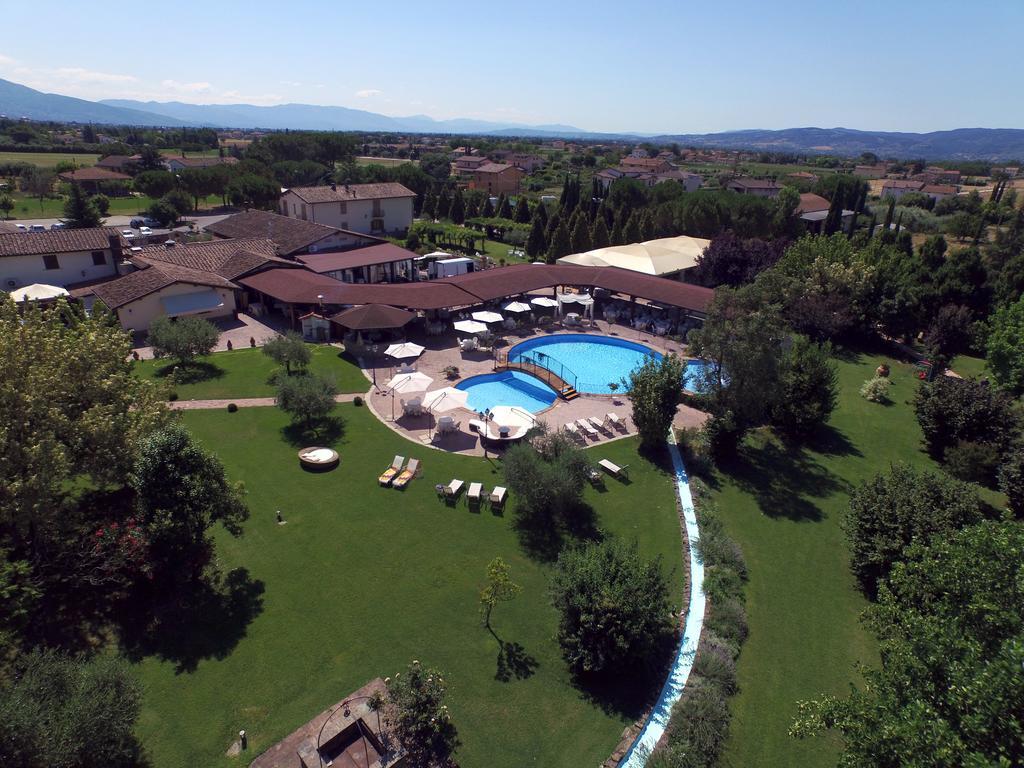 Отель Relais Madonna Di Campagna Бастия-Умбра Экстерьер фото